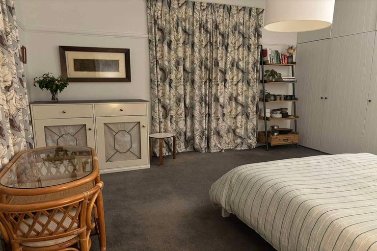 Photo of property in Inverey, 6 Maire Street, Eastbourne, Lower Hutt, 5013