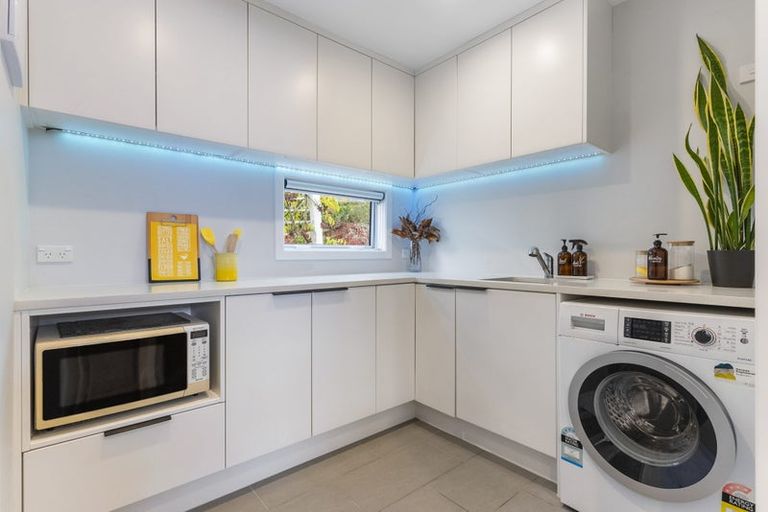 Photo of property in 62 Eskdale Road, Birkdale, Auckland, 0626