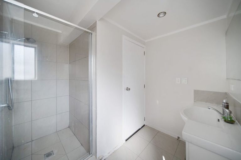 Photo of property in 12 Ronald Place, Manurewa, Auckland, 2102