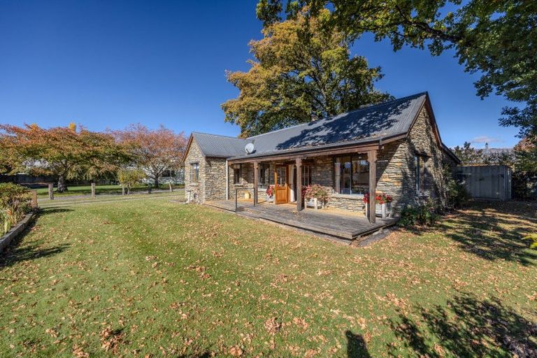 Photo of property in 7 Mclellan Place, Albert Town, Wanaka, 9305