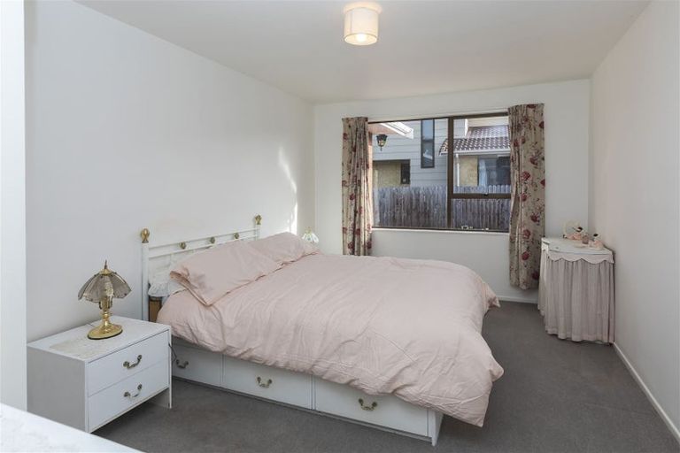 Photo of property in 1/36 Laing Crescent, Heathcote Valley, Christchurch, 8022