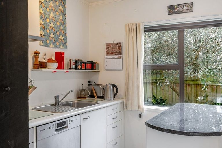Photo of property in 12 Ara Kuaka, Waikanae Beach, Waikanae, 5036