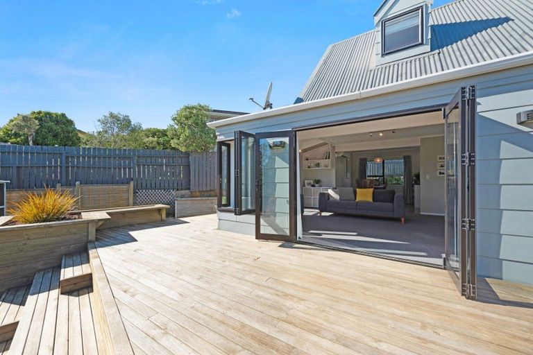 Photo of property in 4 Tatum Way, Johnsonville, Wellington, 6037