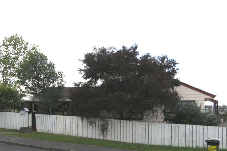 Photo of property in 23 Holmes Drive South, West Harbour, Auckland, 0618