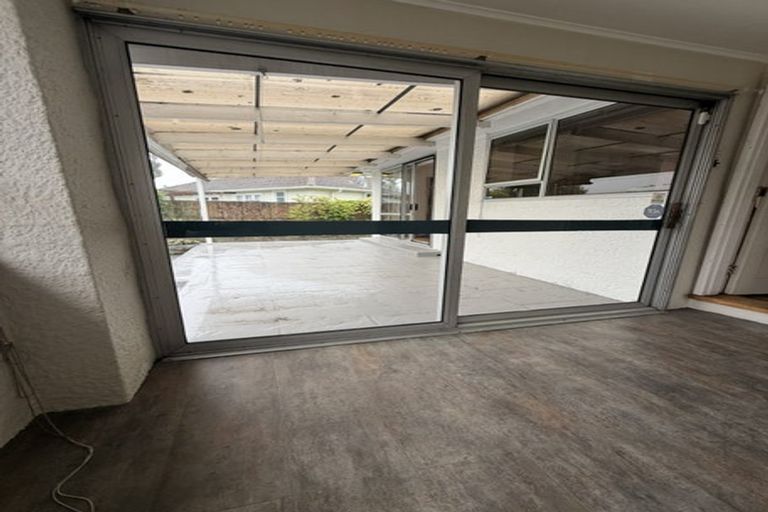 Photo of property in 8 Nyoli Street, Northcote, Christchurch, 8052