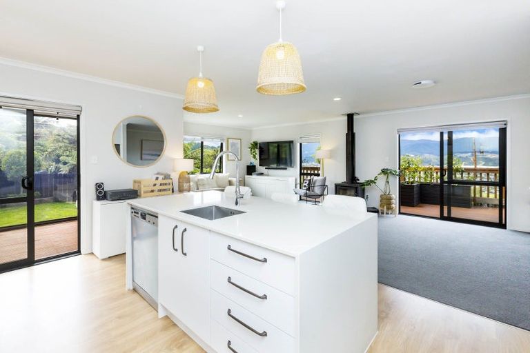 Photo of property in 23 Percy Kinsman Crescent, Riverstone Terraces, Upper Hutt, 5018