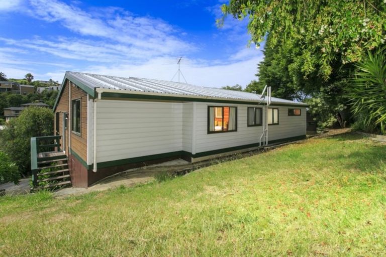Photo of property in 24 Penguin Drive, Murrays Bay, Auckland, 0630