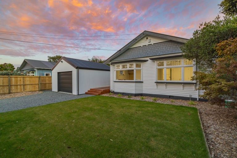 Photo of property in 13 Kowhai Terrace, Saint Martins, Christchurch, 8022