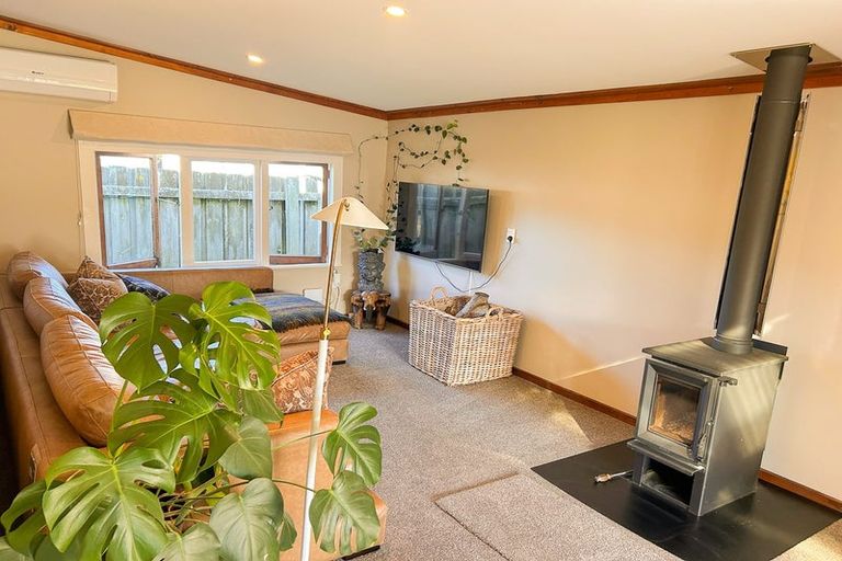 Photo of property in 21 Grove Road, Haumoana, 4102
