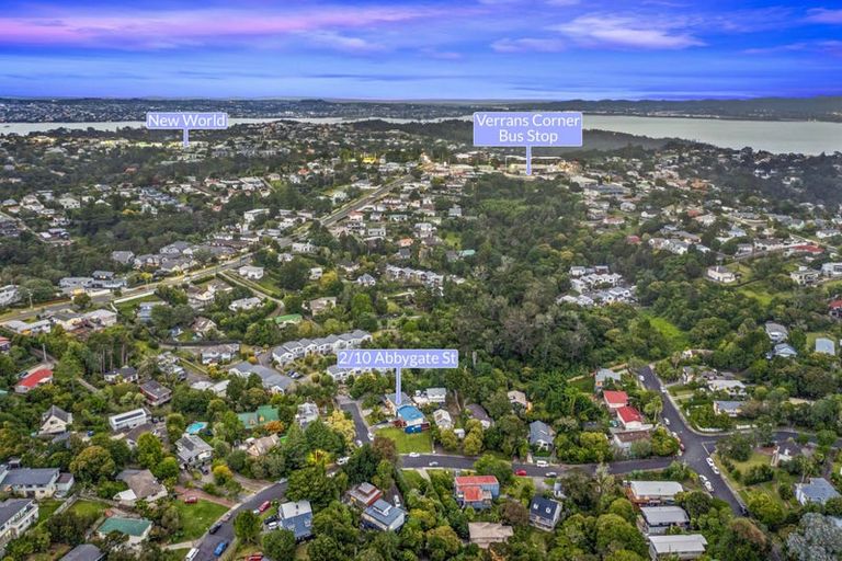 Photo of property in 2/10 Abbeygate Street, Birkdale, Auckland, 0626