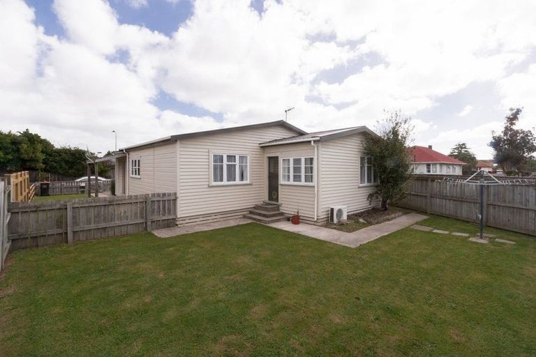 Photo of property in 3a Esk Street, Roslyn, Palmerston North, 4414