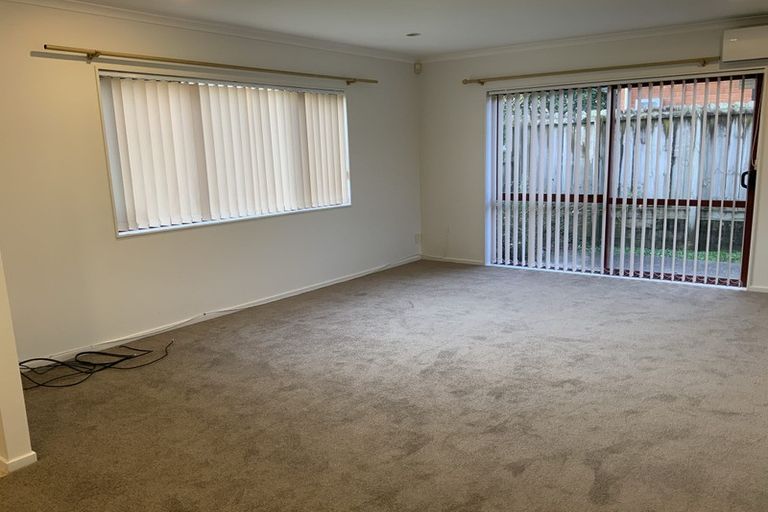 Photo of property in 42 Greenberry Drive, Ranui, Auckland, 0612