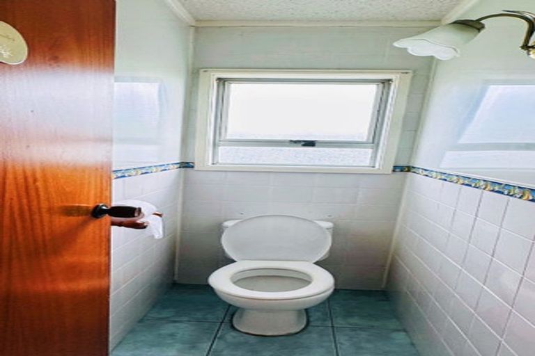 Photo of property in 54 Colwill Road, Massey, Auckland, 0614