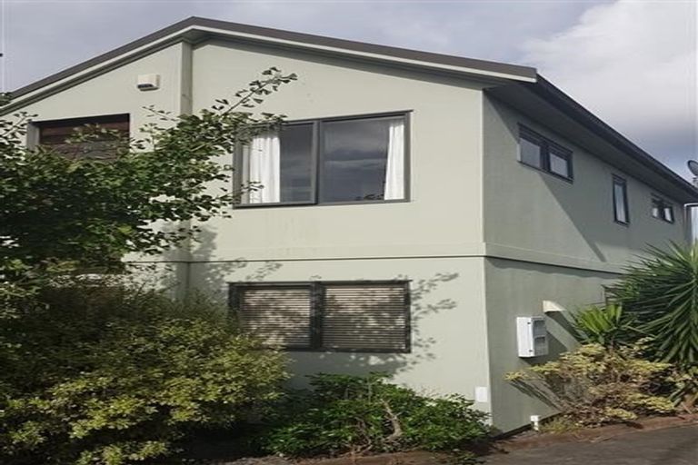 Photo of property in 37 Spalding Rise, Golflands, Auckland, 2013