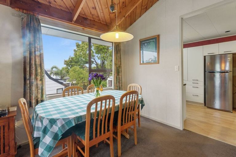 Photo of property in 12 Sandgate Avenue, Botany Downs, Auckland, 2010