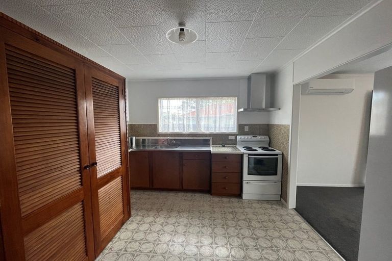 Photo of property in 1/43 Eastglen Road, Glen Eden, Auckland, 0602