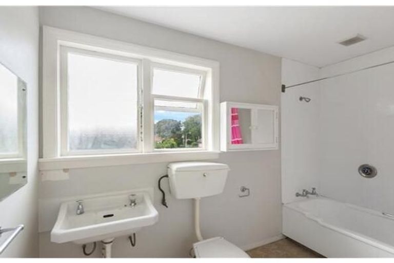 Photo of property in 2/5 Tara Street, Riccarton, Christchurch, 8041