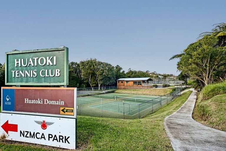 Photo of property in 108 Huatoki Street, Frankleigh Park, New Plymouth, 4310