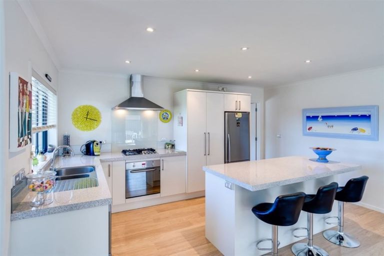 Photo of property in 11 Portland Place, Poraiti, Napier, 4112