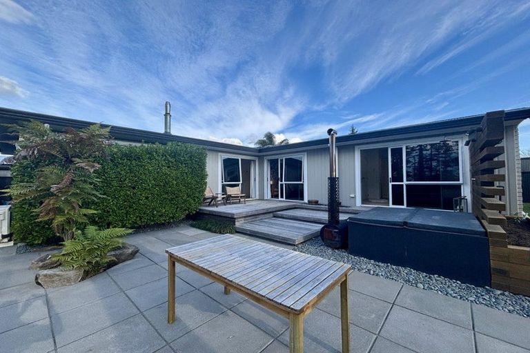 Photo of property in 22 Matipo Place, Edgecumbe, 3120