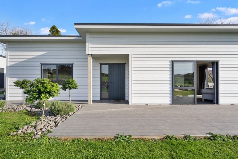 Photo of property in 173 Kairau Road, Brixton, New Plymouth, 4373