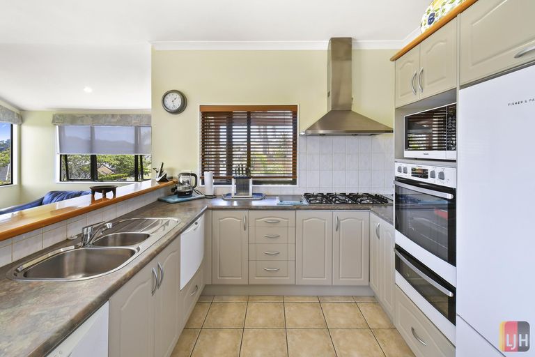 Photo of property in 11 Lamia Place, The Gardens, Auckland, 2105