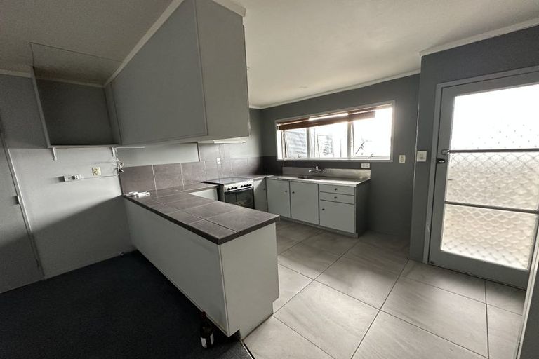 Photo of property in 4/13 Seabrook Avenue, New Lynn, Auckland, 0600