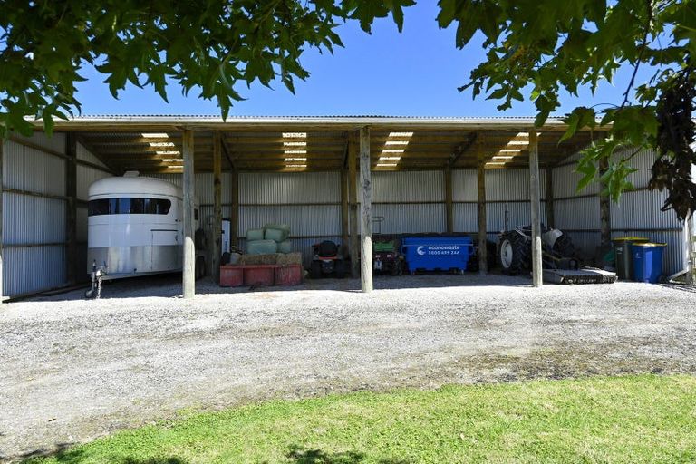 Photo of property in 13 Trotting Course Drive, Kumeu, 0891