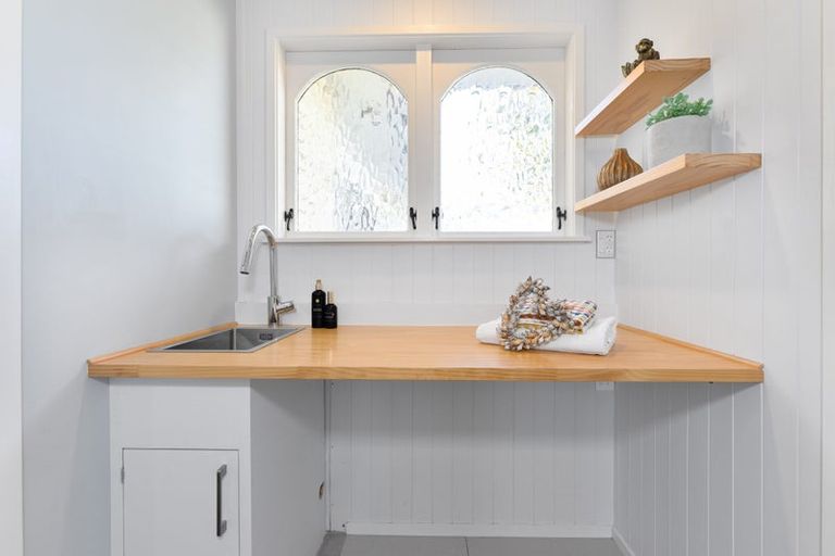 Photo of property in 28 Matuhi Rise, Henderson, Auckland, 0612