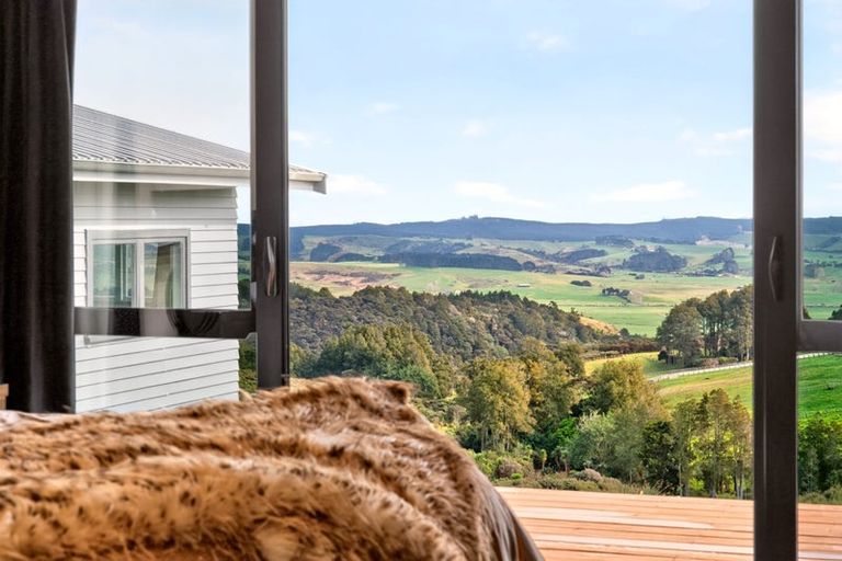 Photo of property in 511 Kiwitahi Road, Helensville, 0875