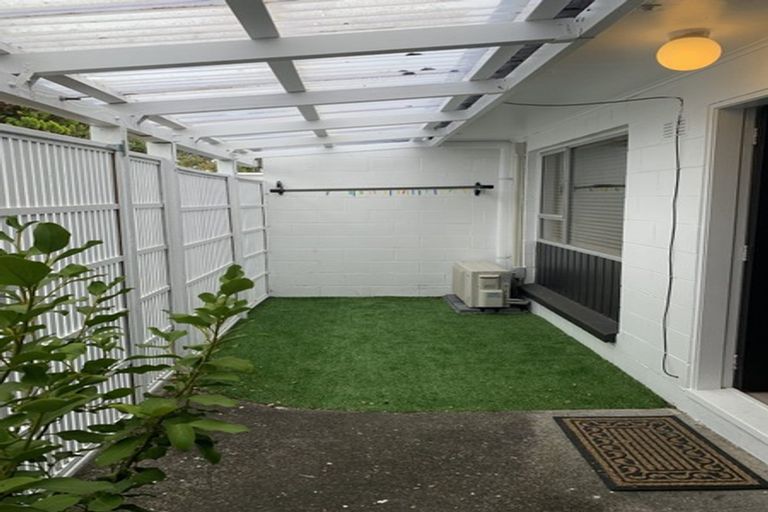 Photo of property in 2/112 Portage Road, New Lynn, Auckland, 0600