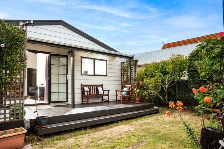 Photo of property in 14 Aparima Avenue, Miramar, Wellington, 6022