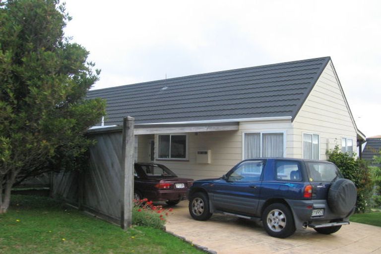 Photo of property in 50 Dominica Crescent, Grenada Village, Wellington, 6037