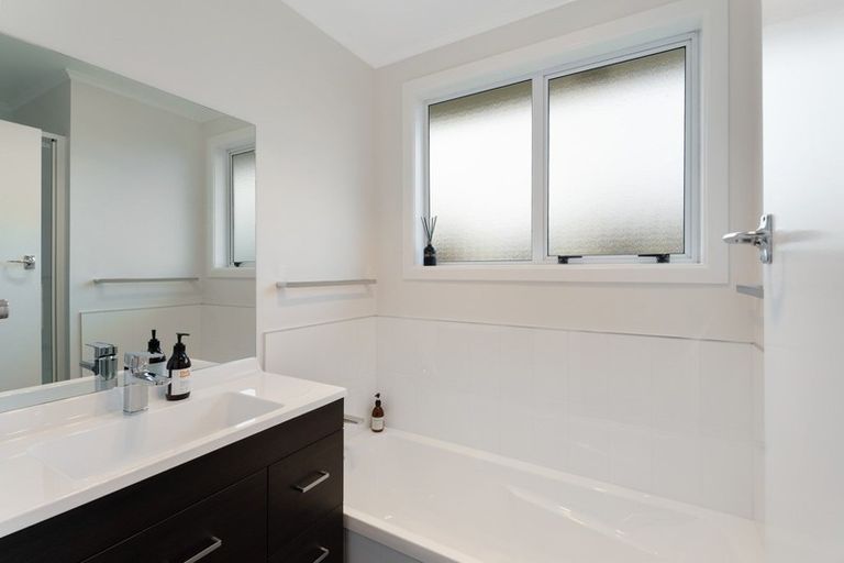 Photo of property in 2 Surrey Street, Stratford, 4332