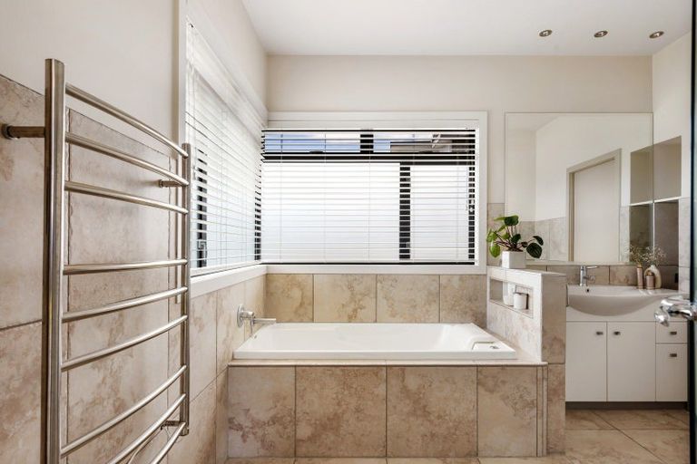 Photo of property in 58 Merlot Drive, Greenmeadows, Napier, 4112