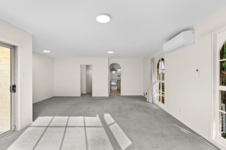 Photo of property in 1/2a Chilcombe Street, Ilam, Christchurch, 8041