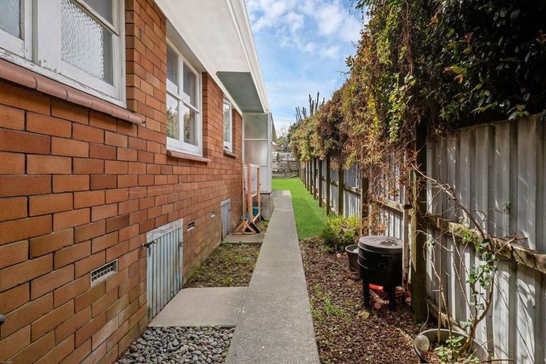 Photo of property in 2/62 Great South Road, Papakura, 2110