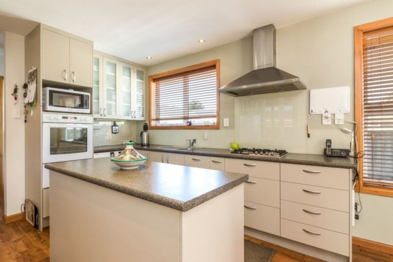 Photo of property in 424 Memorial Avenue, Burnside, Christchurch, 8053