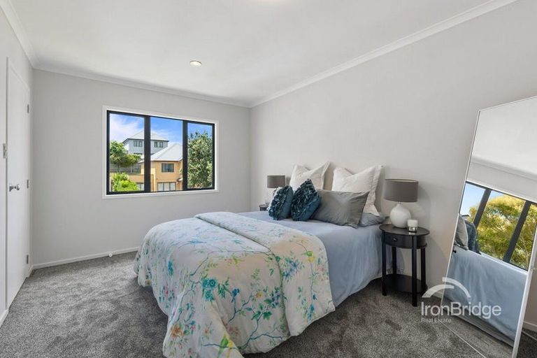 Photo of property in 97 Fields Parade, Oteha, Auckland, 0632