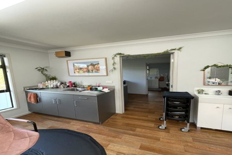 Photo of property in 25a Church Road, Taradale, Napier, 4112