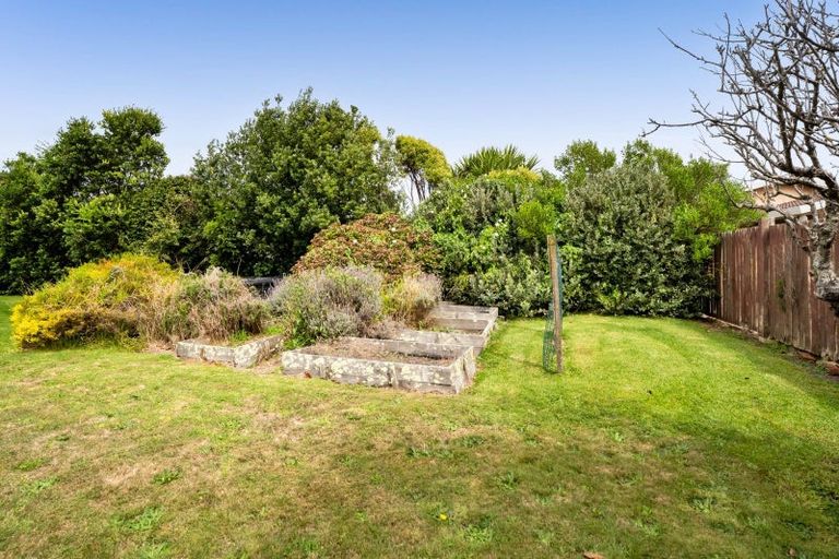 Photo of property in 14 Heaphy Road, Opunake, 4616