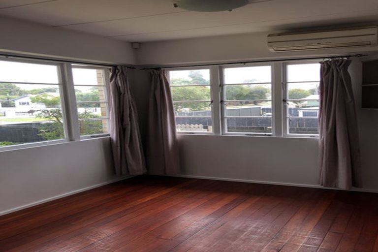 Photo of property in 17 Viola Avenue, Mangere East, Auckland, 2024