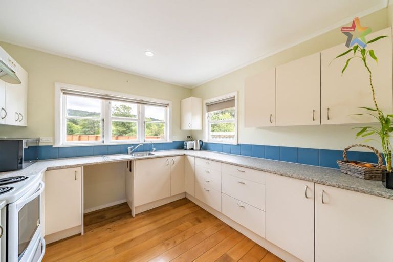 Photo of property in 1 Peel Place, Wainuiomata, Lower Hutt, 5014