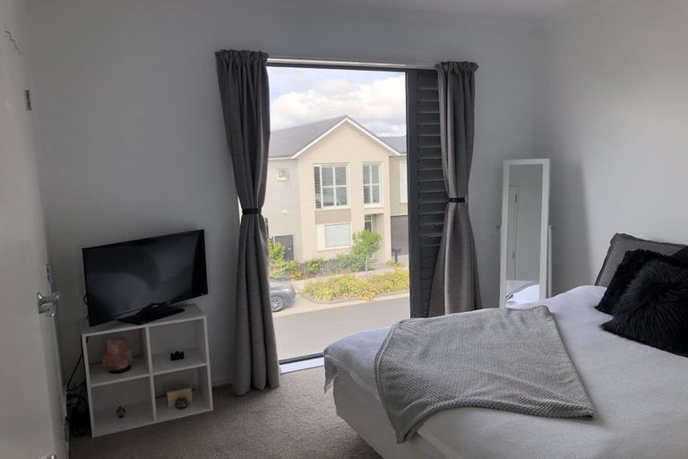 Photo of property in 16 Shelduck Way, Hobsonville, Auckland, 0616