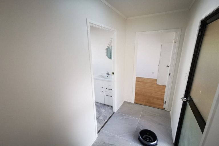 Photo of property in 252 Triangle Road, Massey, Auckland, 0614