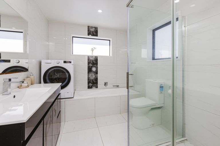 Photo of property in 9 Landon Avenue, Mangere East, Auckland, 2024