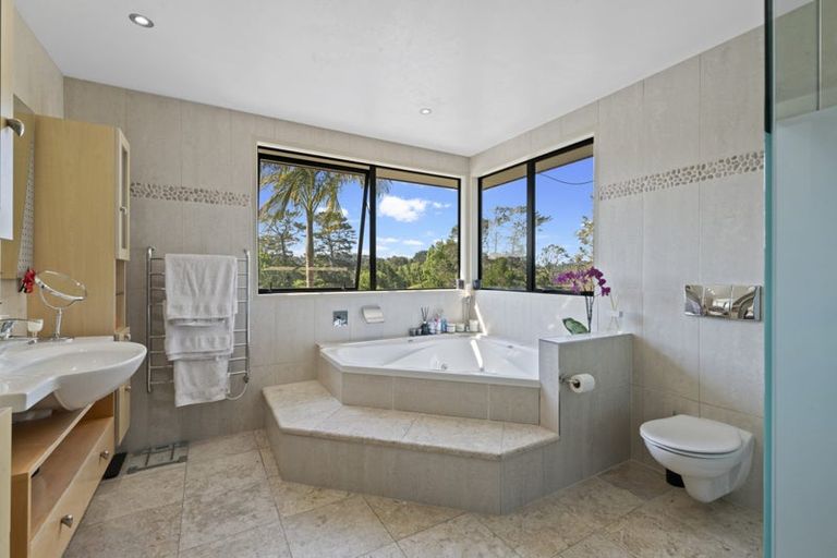 Photo of property in 310 Paremoremo Road, Paremoremo, Auckland, 0632