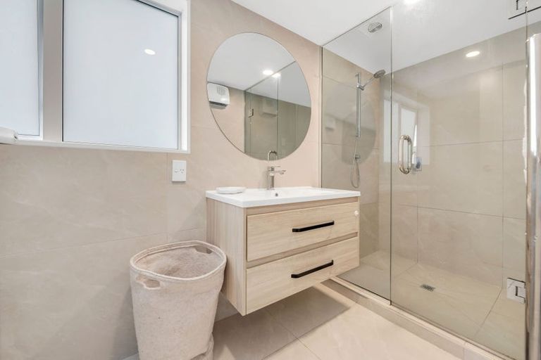 Photo of property in 4a Pauline Place, Bucklands Beach, Auckland, 2014