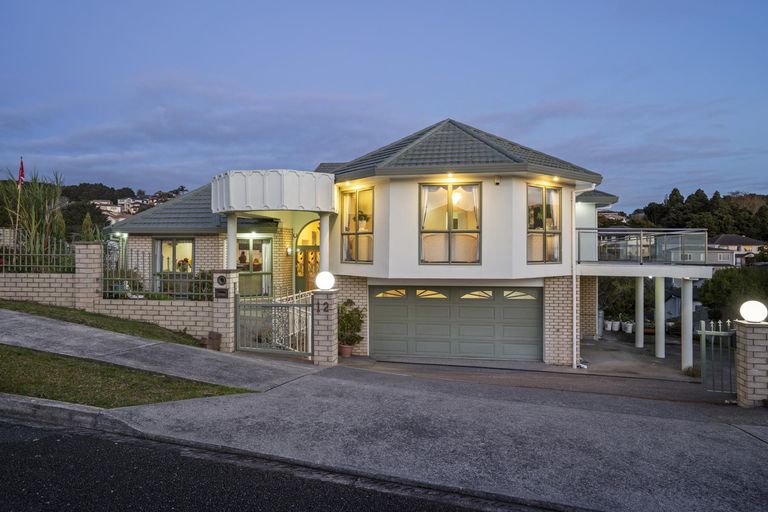 Photo of property in 12 Pistachio Place, Goodwood Heights, Auckland, 2105