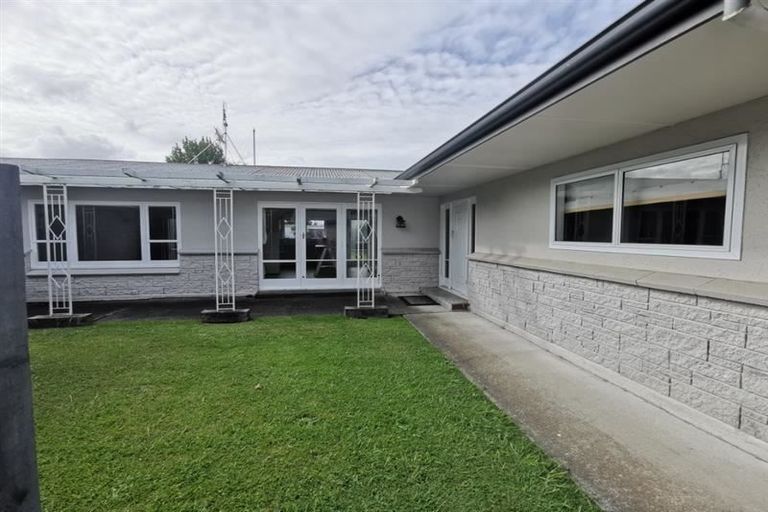 Photo of property in 1 Balmoral Street, Taradale, Napier, 4112